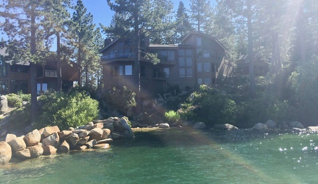 Breathtaking Lakefront Home- Private beach-Fabulous sunsets-Paddleboards & canoe in Zephyr Cove-Round Hill Village