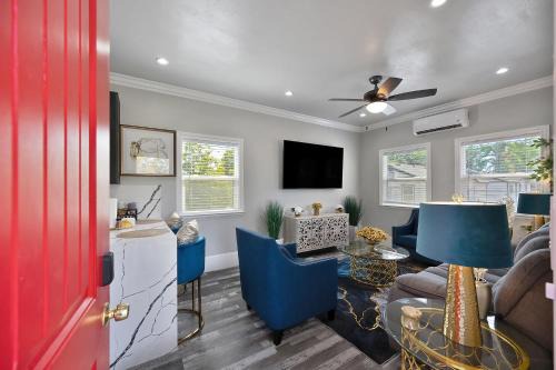 Walk to UC Davis Medical Center! Duplex w/Patio