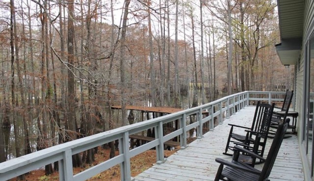 Waterfront 5 Bedroom in Karnack