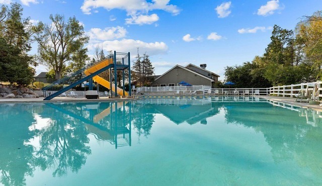 Wolf Creek | Ski Group Retreat | Pool + Ski | 2BR in Eden