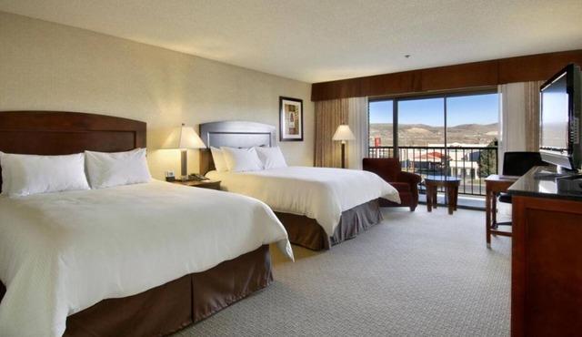 Wonderful Stay! 3 Sleek Units, Outdoor Pool, FREE Parking, Pets Allowed! in Elko