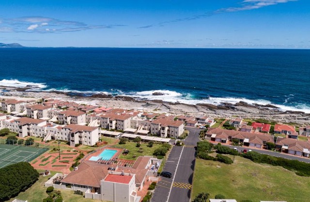 142 hermanus beach club