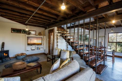 Hilltop Country Retreat 
