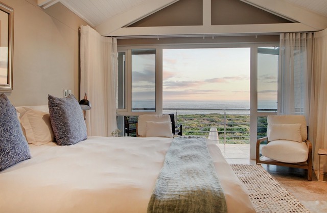 Abalone Guest Lodge