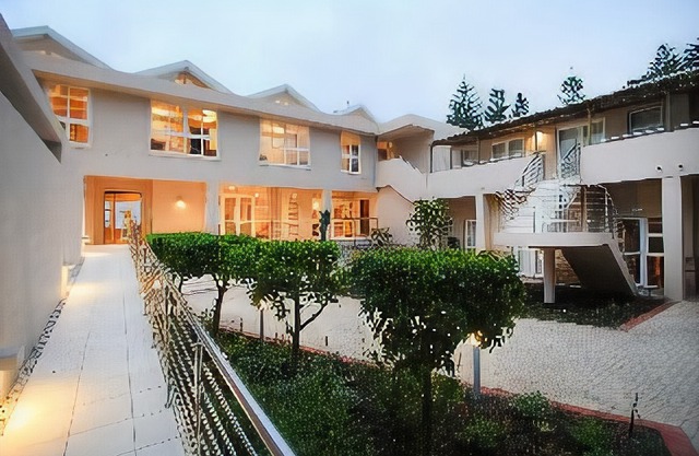 Abalone Guest Lodge