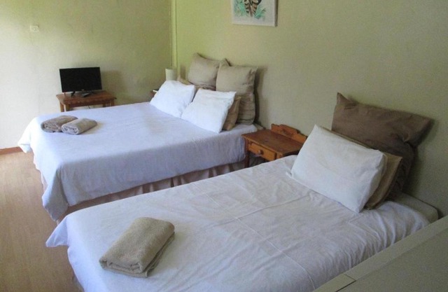Bedrock Bb - Triple Bedroom with self cathering