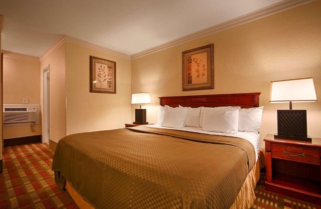 Garden Villa Inn 