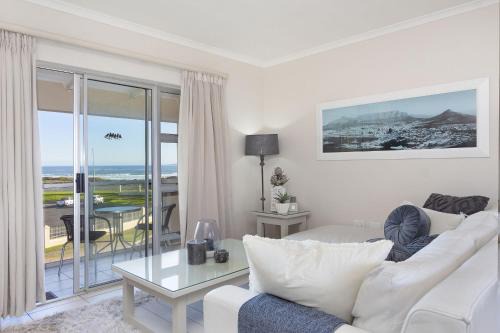 Big Bay Beach Club 21 by Host Agents