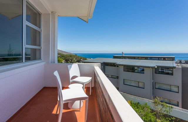 Camps Bay Holiday Apartments Unit 16