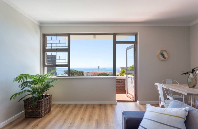 Camps Bay Holiday Apartments Unit 4