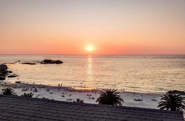 Clifton Beach Bungalow w/Views (Bungalow on 4th)