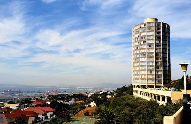 Disa Park 17th Floor Apartment with City Views