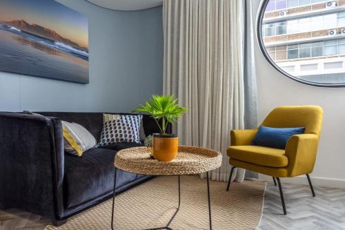 Elegant City Pad