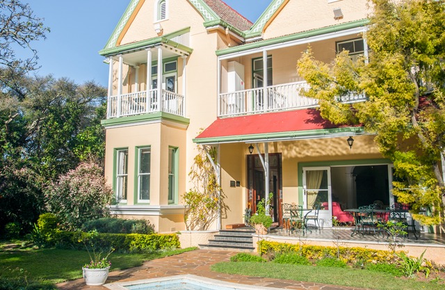 Hacklewood Hill Country House