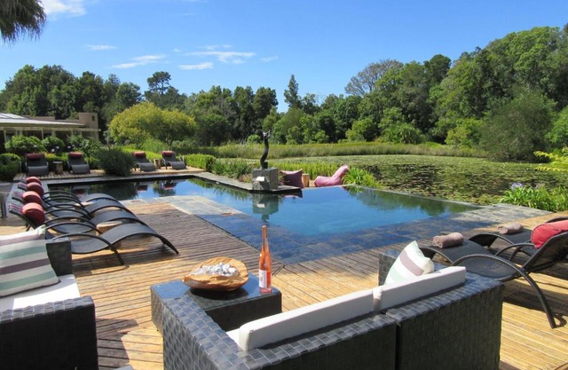 Lily Pond Country Lodge 