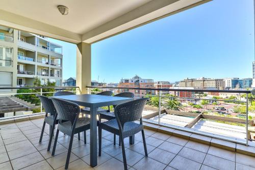 Luxury three Bedroom Apartment - fully furnished and equipped