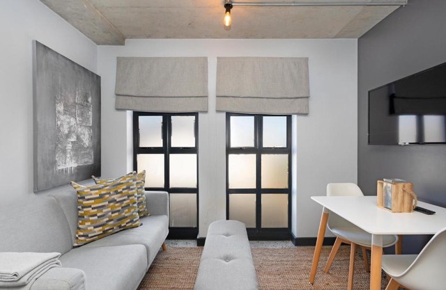 Manhattan Studio 8 by HostAgents