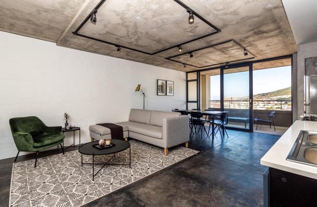 Modern 2 Bed Apartment in Bo-Kaap with Table Mountain Views