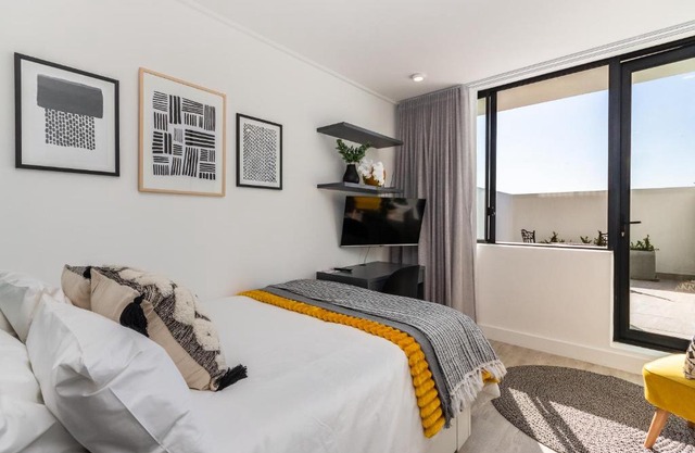 One On Albert -Vibrant Woodstock Apartment with Private Patio Area