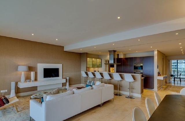 Pembroke Luxury 3 bedroom Apartment