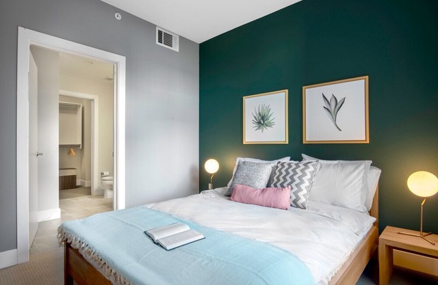 Roomy Mission Bay 2BR, w/ Gym, Pool, near Caltrain, by Blueground