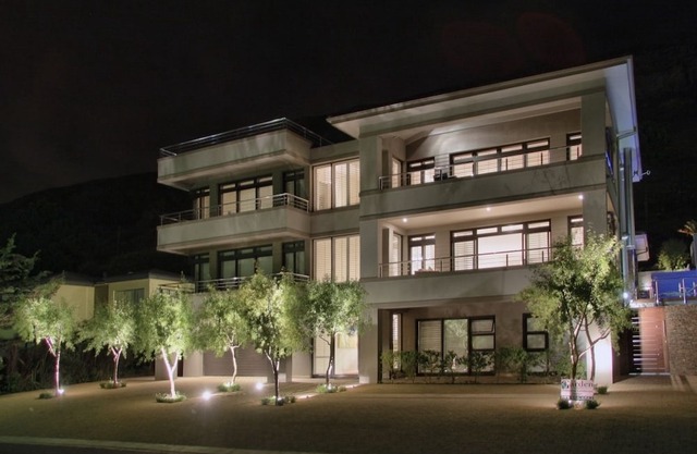 Selkirk House