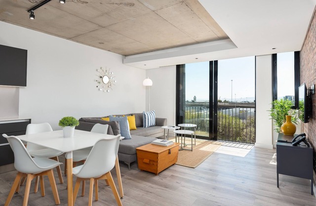 Spacious De Waterkant Apartment in The Signature