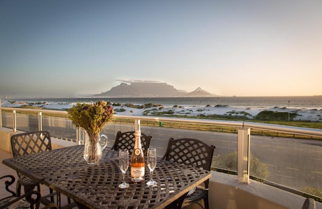 Spectacular Beachfront Apartment 3 Bedroom C101 Sea Spray