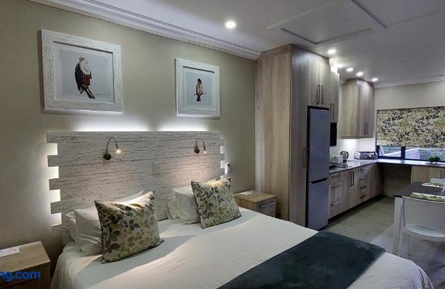 Studio 5 Churchill Lane Apartment