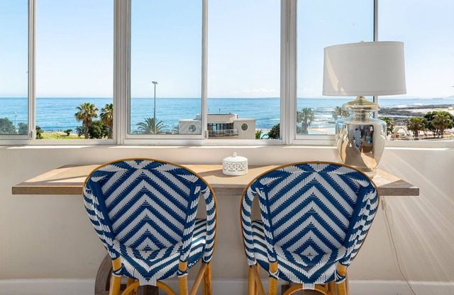Stunning 2 Bedroom Apartment Overlooking The Famous Beach Promenade!