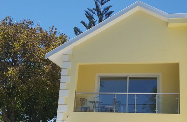 Superior 3-Room-Apartment with Loggia, fast Internet, AirCon, solar-heated Pool