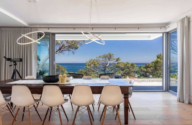 Villa 31 Camps Bay - Luxury Villa | Pool | Jacuzzi
