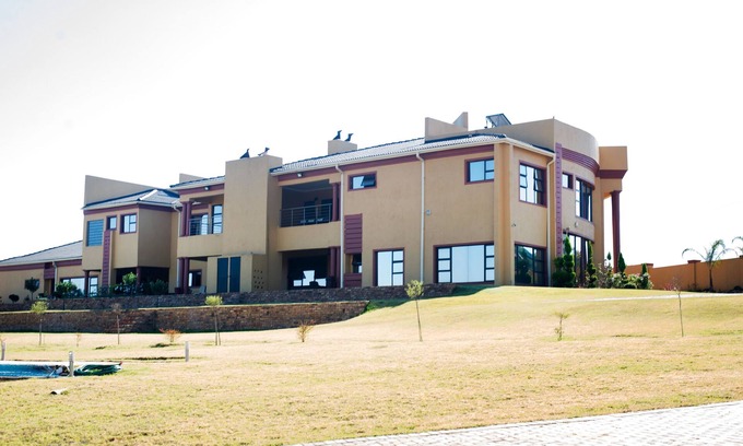 Moreleta Park House | 02 Phoka Trading