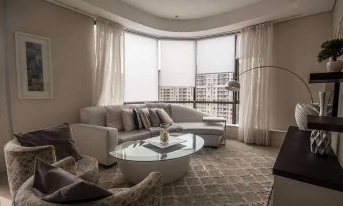 Greater Johannesburg Metropolitan Area Apartment | 1 BEDROOM LUXURY APARTMENT Sandton Skye