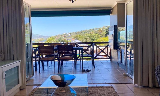 Knysna Central Apartment | 100 m² Apartment ∙ 2 bedrooms ∙ 4 guests