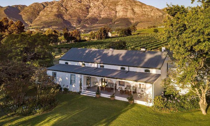 Franschhoek Bed & Breakfast | 100 m² Bed and breakfast ∙ 127 guests
