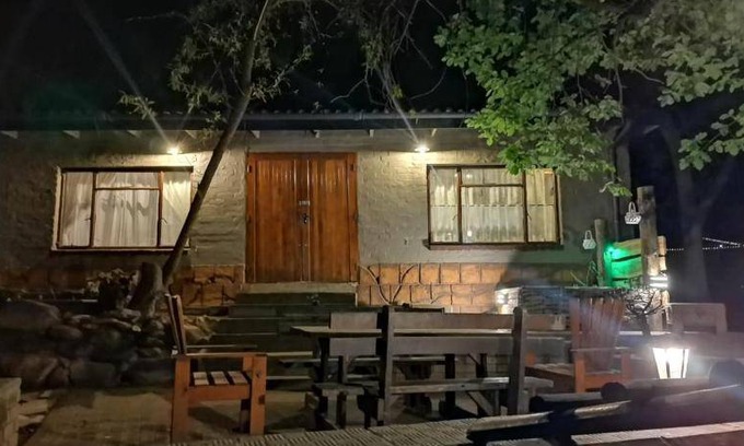 Oudtshoorn House | 100 m² House ∙ 3 bedrooms ∙ 8 guests