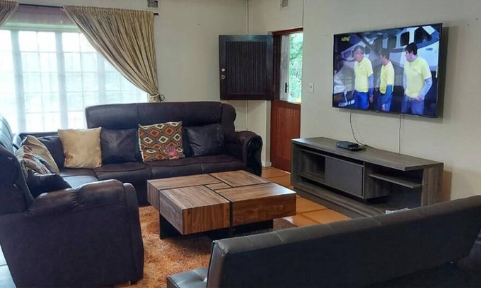Leisure Crest House | 1000 m² House ∙ 3 bedrooms ∙ 6 guests