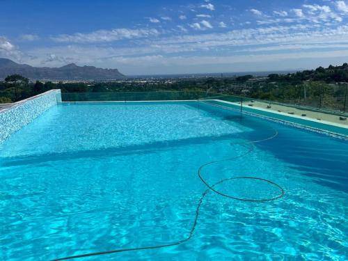 Somerset West Villa | 1000 m² Villa ∙ 6 bedrooms ∙ 24 guests