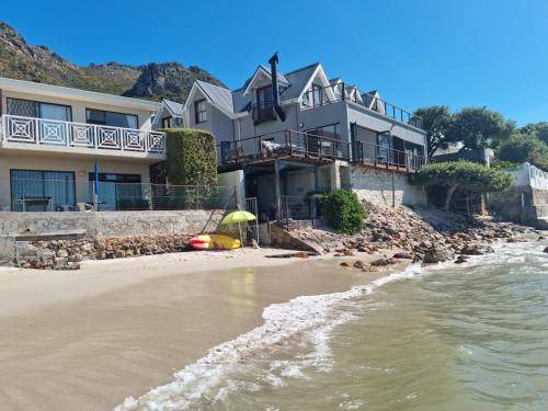 Gordons Bay Central Villa | 1000 m² Villa ∙ 3 bedrooms ∙ 7 guests
