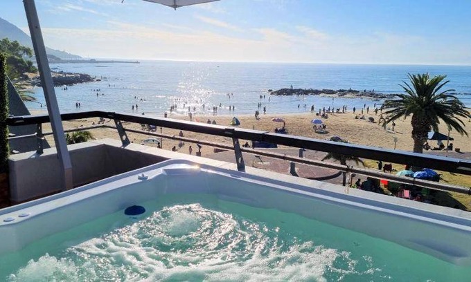 Gordons Bay Central House | 1000 m² House ∙ 4 bedrooms ∙ 10 guests
