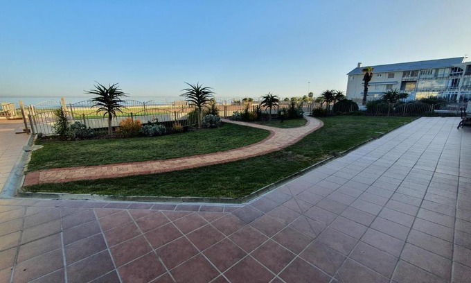 Lagoon Beach Apartment | 106 Neptune's Isle