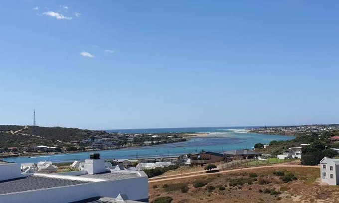 Still Bay Resort | 108 m² Resort ∙ 3 bedrooms ∙ 6 guests