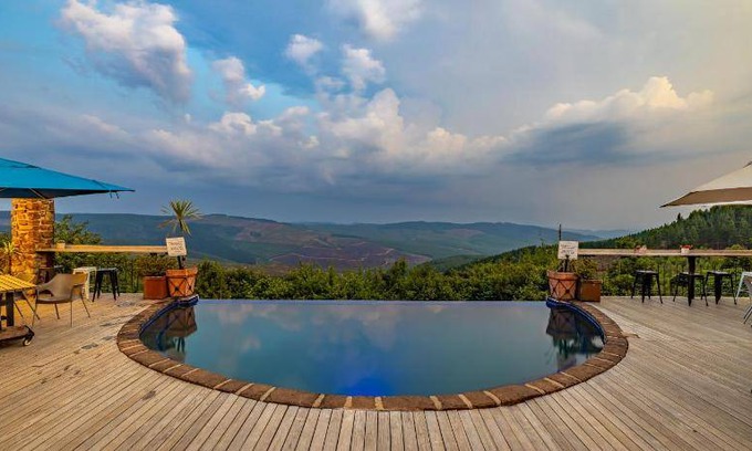 Rhenosterhoek Cabin | 110 m² Lodge ∙ 4 bedrooms ∙ 10 guests