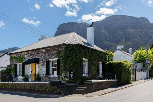 Newlands House | 115 m² House ∙ 2 bedrooms ∙ 4 guests