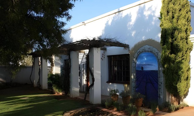 Bloemfontein Bed & Breakfast | 120 m² Bed and breakfast ∙ 2 bedrooms ∙ 5 guests