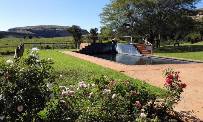 Fouriesburg House | 120 m² Farmhouse ∙ 4 bedrooms ∙ 8 guests