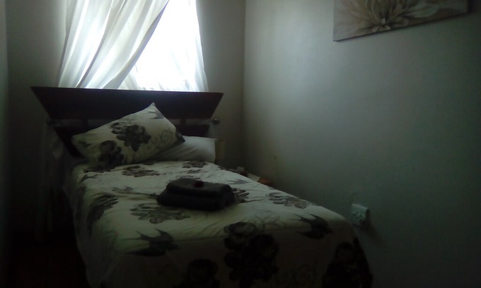 Queenswood Apartment | 1233 on Webb Elegant Upstairs Apartment