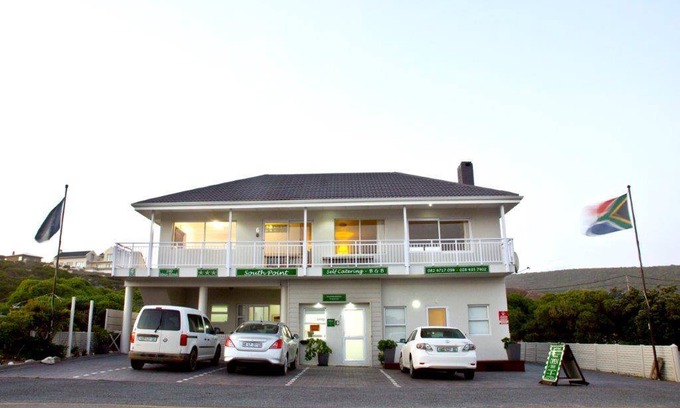 L'Agulhas Bed & Breakfast | 125 m² Bed and breakfast ∙ 2 bedrooms ∙ 127 guests