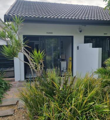 Knysna House | 12onParkesLane
